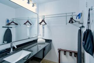 All-New, First Floor, Bunk Bed, Huge Pool, 70 inch TV, Tiki Bar! - Sarasota - 3
