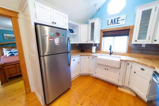 The charming Glenn Cottage! Walk to Lake Michigan! - Fennville - 3