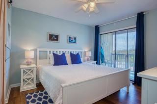 BEAUTIFUL BEACHFRONT-Oceanfront First Floor 2BR 2BA Condo in Cherry Grove, North Myrtle Beach! RENOVATED with a Fully Equipped Kitchen, 3 Separate Beds, Pool, Private Patio & Steps to the Sand! - 2