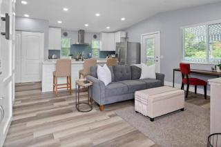 Sea Glass Cottage - minutes to Downtown St Pete and the beaches - 5