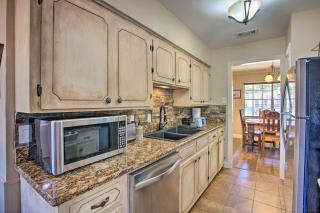 Home in Historic Waxahachie with Yard and Patio! - Waxahachie - 1