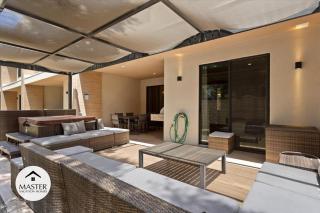 4 Bedrooms 45 Bathrooms Magic Village 7541 Bd - 8