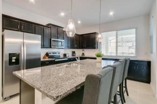 4 Bedrooms - 4,5 Bathrooms - Solara 8964 Ad - Orlando - 2