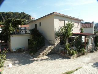 Apartments by the sea Jelsa, Hvar - 584 - 0