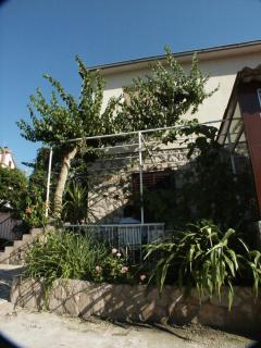 Apartments by the sea Jelsa, Hvar - 584 - 2