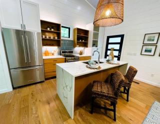 Key West Cottage - Broken Bow - 1