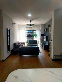 Omar's place 4 - Best view of KLCC Twin Towers. - 6