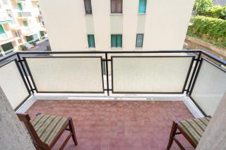 [VIA CRISPI] Grande e comodo in zona tranquilla. - 7