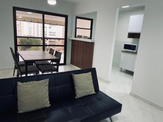 Pitangueiras 2, dois dormitórios, piscina aquecida, 100 m da praia, duas vagas de garagem, completo - Guarujá - 3