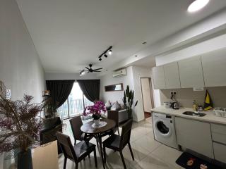 D'Gunduls Homestay Family Suite 2R 2B by DGH I-CITY - 0