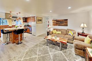 Charming Lake Tahoe Cabin - Carnelian Bay - 3