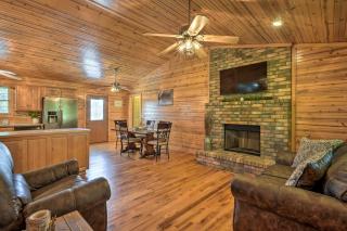 Quiet and Cozy Omaha Cabin about 20 Mi to Branson! - 6