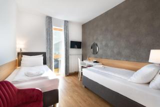 Hotel Dvorec - Tolmin - 1