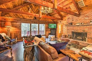Lakeside Cabin with Deck Less Than 1 Mi to Rainbow Lake! - Lake of the Woods - 5
