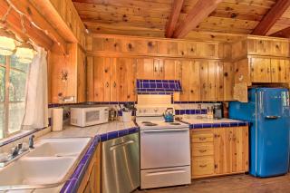 Lakeside Cabin with Deck Less Than 1 Mi to Rainbow Lake! - Lake of the Woods - 1