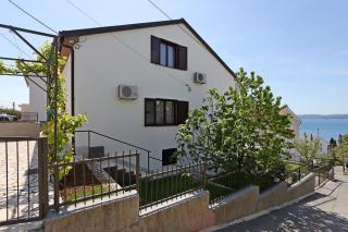 Apartments and rooms with parking space Selce, Crikvenica - 2362 - Selce - 8