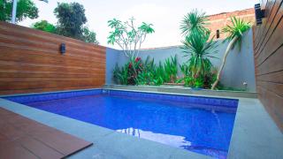 Vila Dolby with Private Pool by Masterpiece Villa - Batu - 0