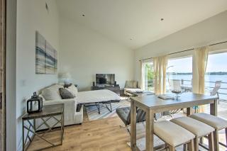 Modern Cedar Creek Lake Retreat with Panoramic View! - 4