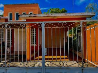 Casa hogareña con excelente ubicación en la ciudad - 1