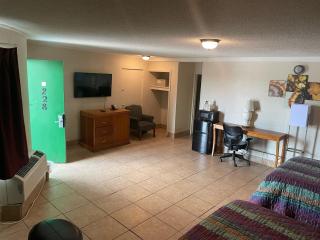 Budgetel Inn and Suites - Louisville - Louisville - 9