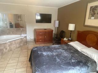 Budgetel Inn and Suites - Louisville - Louisville - 4