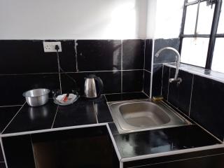 Inviting 1-Bed Studio iwith Breakfast Nairobi - 9