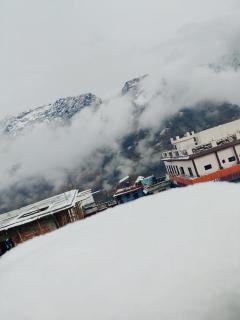 Odyssey Stays Joshimath - Near Narsingh Temple - Joshīmath - 1