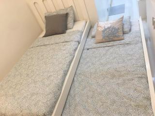 Studio Apartment with pool and gym by The Cusicks - 5