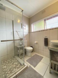La Mer Seafront Selfcatering Accommodation Kleinmond - 2