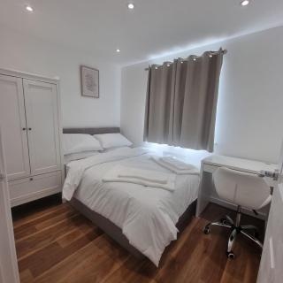 Modern 3bedroom house with Netflix & 2Driveway parking - East Tilbury - 6