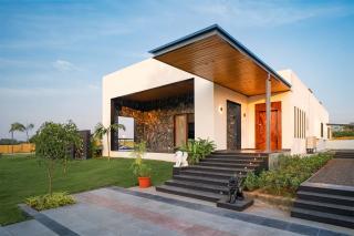 StayVista's Le Bon Horizon - Hillside Elegance with Chic Interiors, Poolside Serenity & Picturesque Gazebo - Proximity to Sula - Nashik - 5