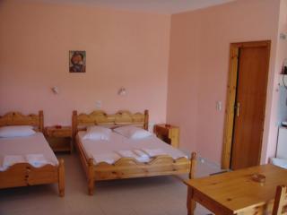 STUDIOS LEFTERIS - 3