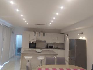 Apartmani Trubi 3 - Vodice - 0
