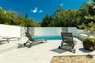 Family friendly apartments with a swimming pool Soline, Krk - 9715 - Dobrinj - 3