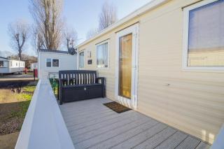 Stunning 6 Berth Caravan At Suffolk Sands Holiday Park Ref 45031G - 7