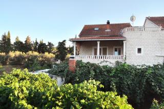 Apartments with a parking space Mirca, Brac - 2838 - Mirce - 0
