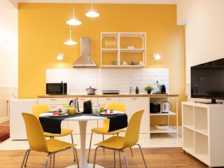 The Best Rent - Colorful one-bedroom apartment in San Giovanni district - Rome - 0