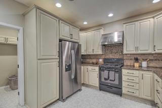 2 Mi to Lake Marvelous Pinetop Home with Fireplaces - Pinetop-Lakeside - 1