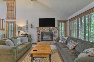 Tannersville Townhome, Near Camelback Mtn! - 0