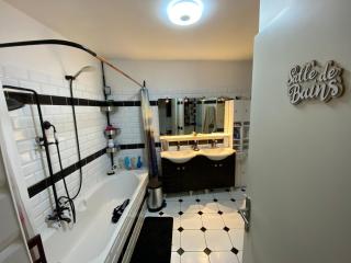 1 Chambre chez l habitant, 1 à 4 pers, Park ext, TAXI VTC 6places disponibles - - 7