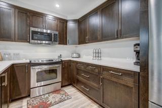 Modern and Updated St James Premium 3 Bedroom Residence condo - 8