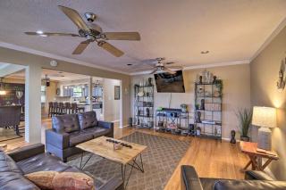 Houston Riverfront House with Deck and Private Dock! - 8