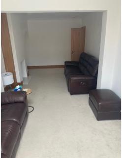 4 Bedroom house with parking, Near Safari Park - Kidderminster - 2