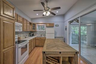Walk to Lake Wallenpaupack Greentown Getaway - Greentown - 2