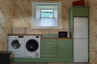 Suir Valley Cottage. - - 4