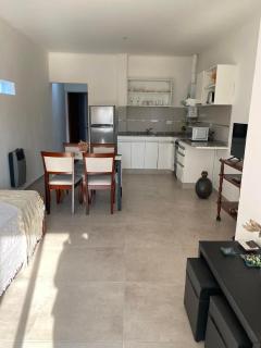 Departamentos Fleming, luminosos p hasta 4 personas - 8