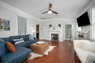 Lovely & Historical 3BR - Balcony - Central Location - 0