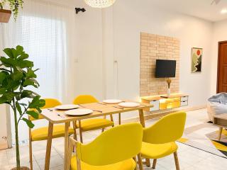 H&Q 1BR Cozy House, Bangtao Beach - Ban Thalat Choeng Thale - 0