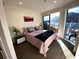 Two Bedroom Apartment on the water - Picton - 7