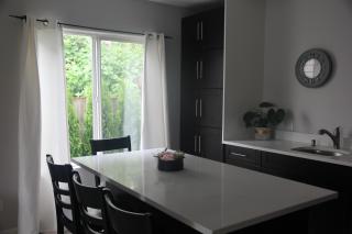 Modern One Bedroom Apartment - 6